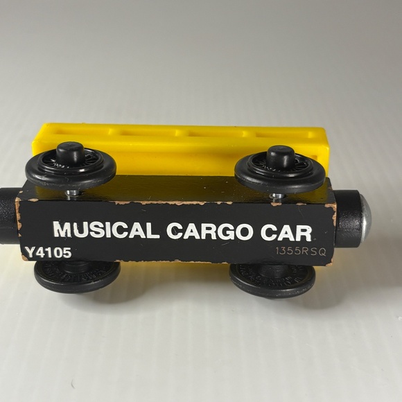 Thomas the Train Musical Cargo Car 2012 Wooden Railway Y4105 Yellow - Picture 3 of 7